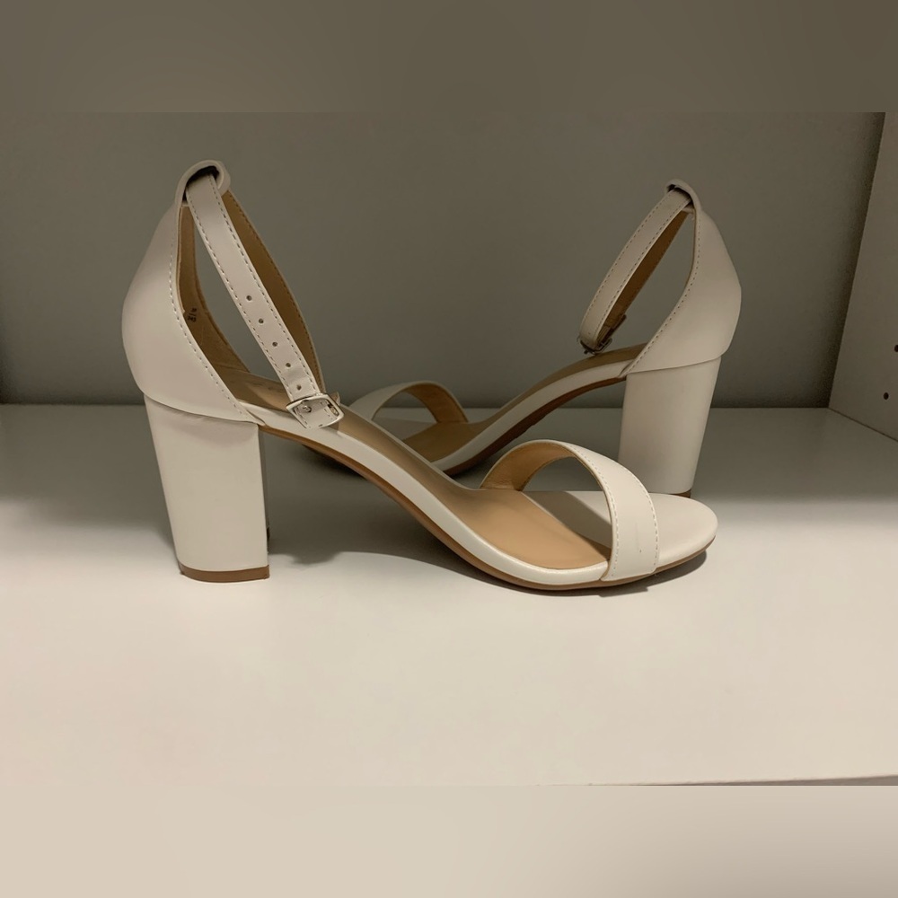 Women’s (7.5) SHEIN white 3 in heel with ankle strap